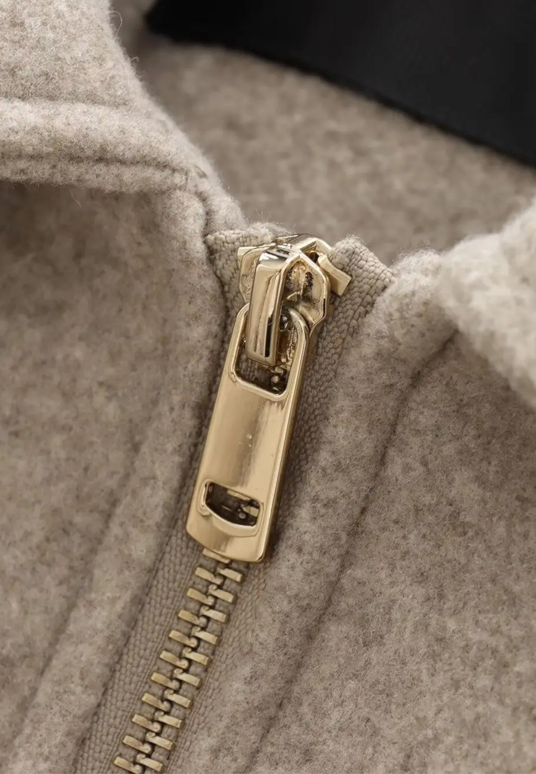 Sofia Maris | Women’s Cropped Jacket – Modern Zip Silhouette