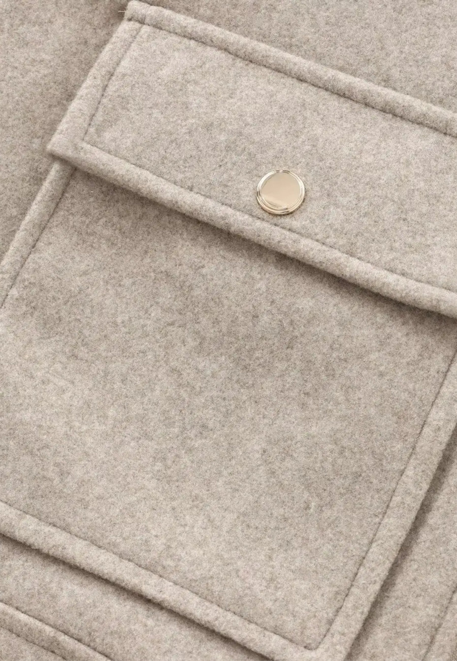 Sofia Maris | Women’s Cropped Jacket – Modern Zip Silhouette