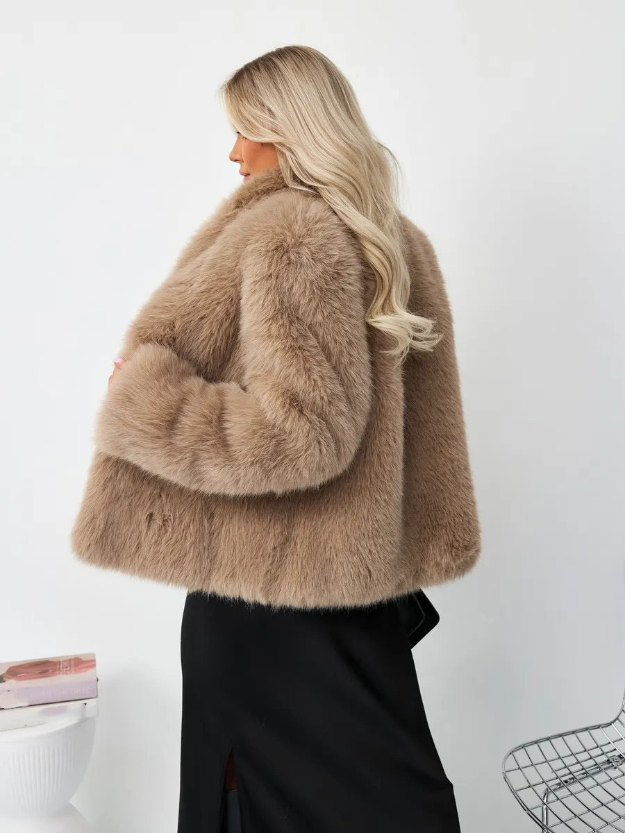 Elegant Faux Fur Winter Jacket