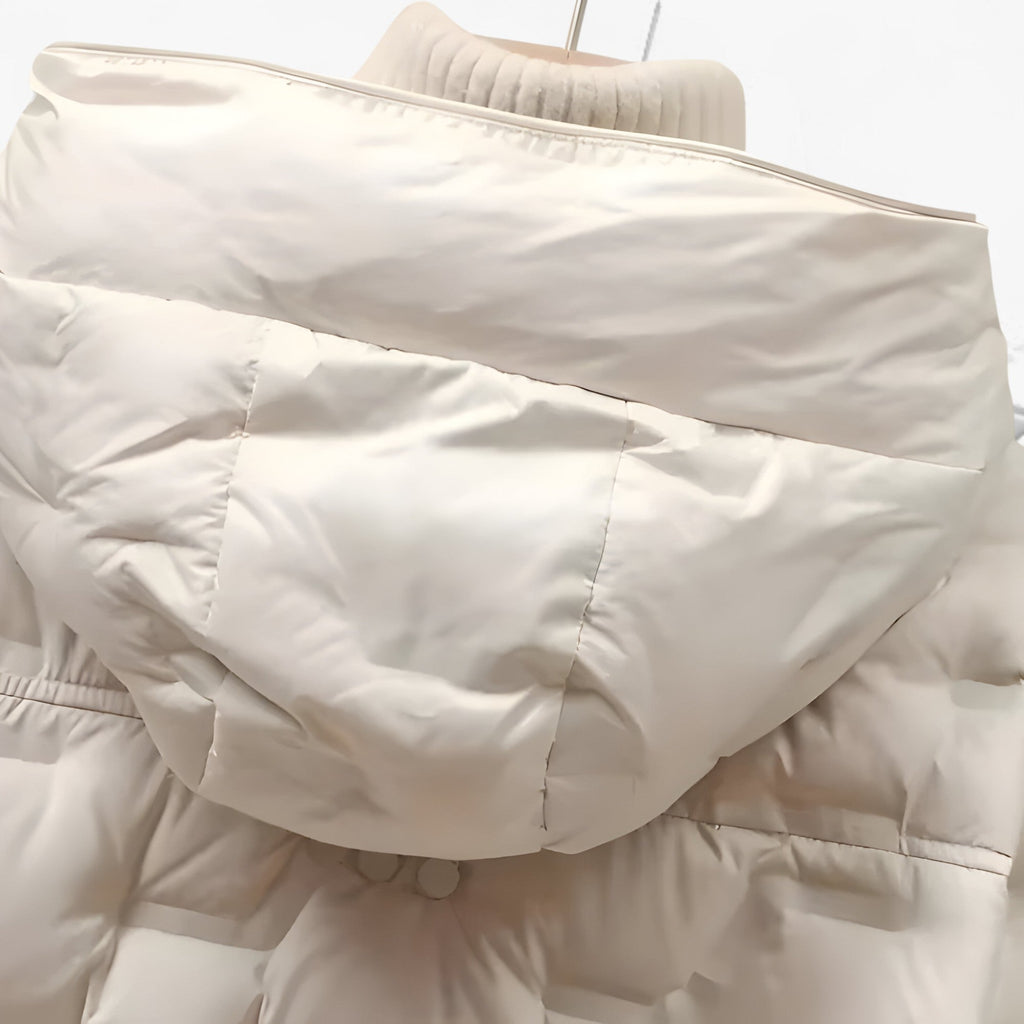 Women’s Hooded Insulated Jacket – Relaxed Winter Silhouette with Quilted Design for Everyday Wear